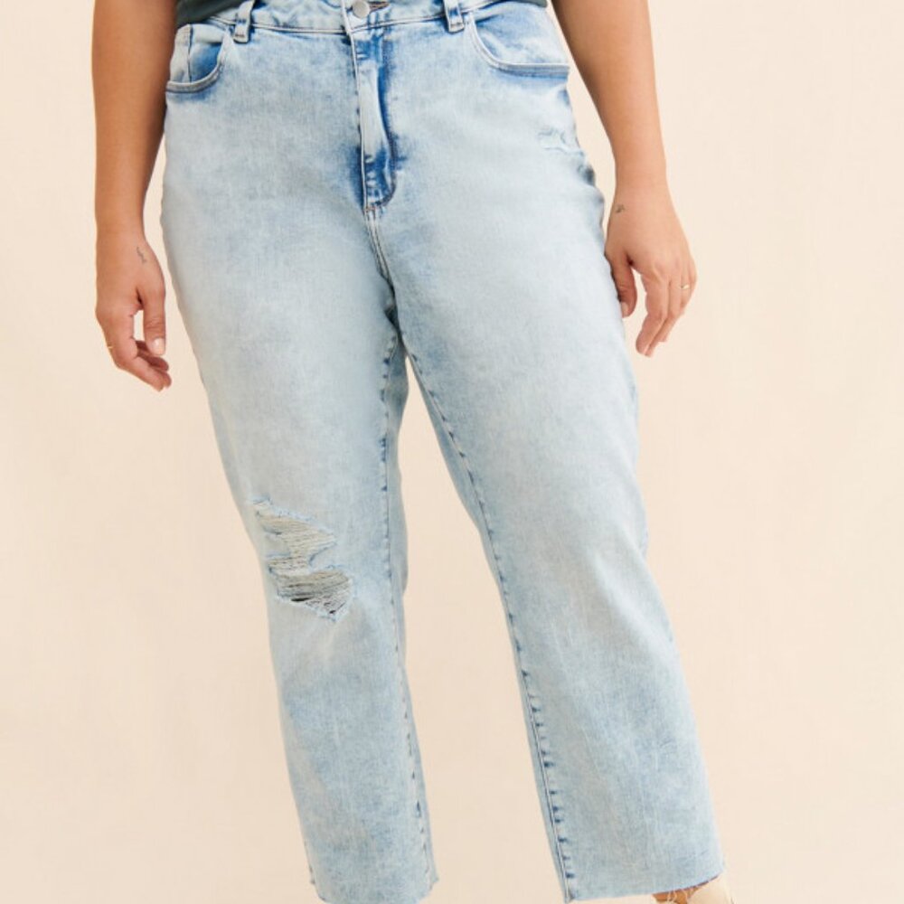 DL1961 Light Blue Cropped Distressed Jeans Stretch Comfortable